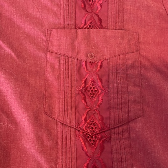 CHIC ELEGANT Guyabera short sleeve button down shirt- MAROON-pockets & pleats - Picture 6 of 11